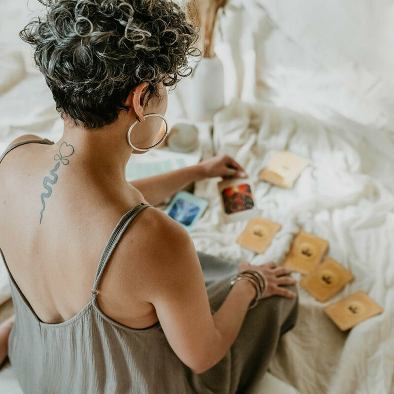 Angelina medium oracle reading